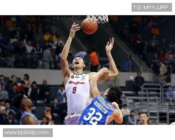 武汉排球队在全国锦标赛中以92分稳居积分榜首位 武汉排球队在全国锦标赛中以92分稳居积分榜首位